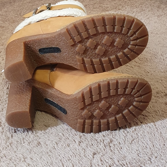 Timberland Faux Fur Heeled Boots - Picture 2 of 4